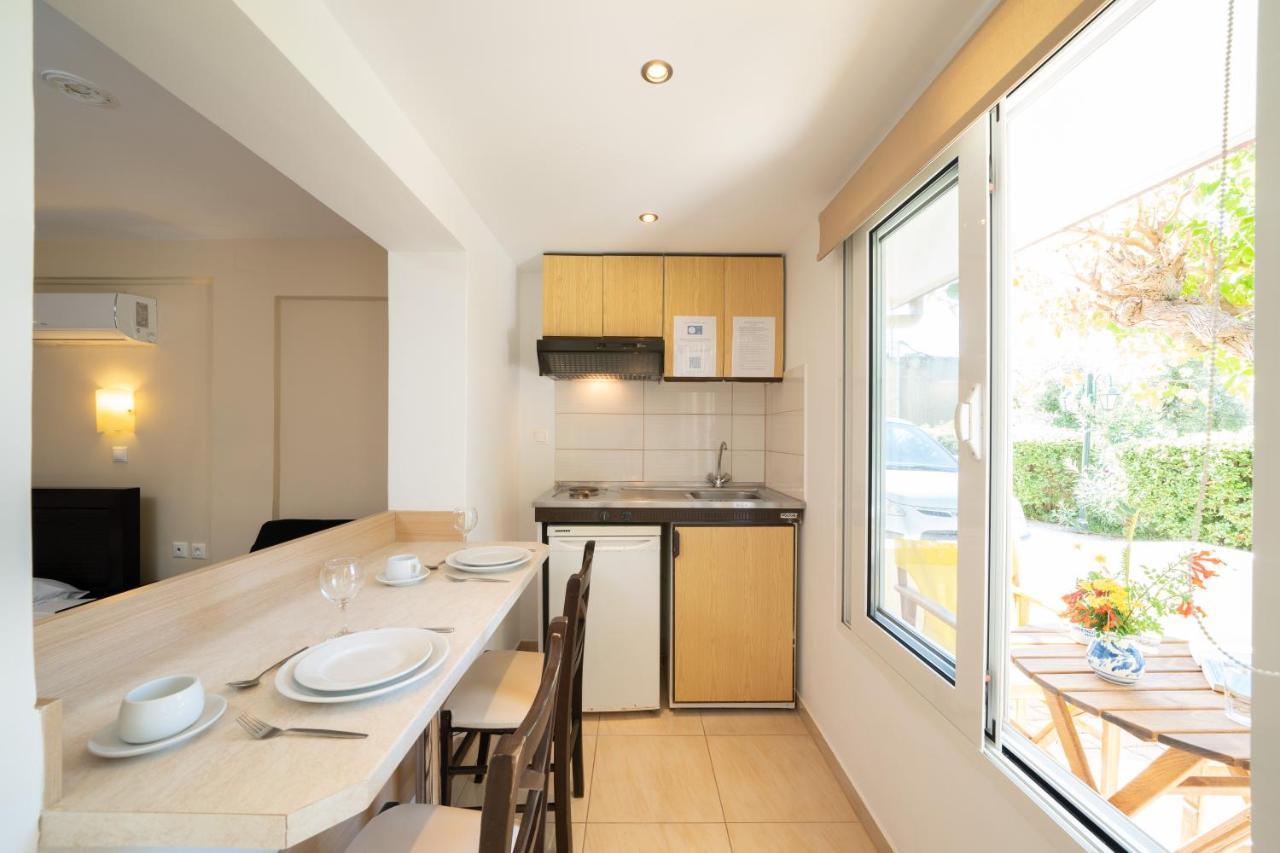 Lorenzo House Apartments Λάσση Εξωτερικό φωτογραφία