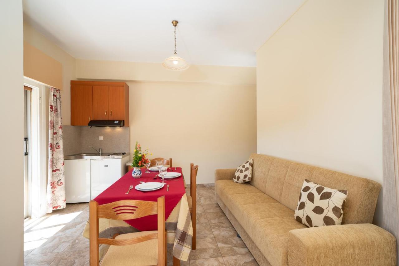 Lorenzo House Apartments Λάσση Εξωτερικό φωτογραφία