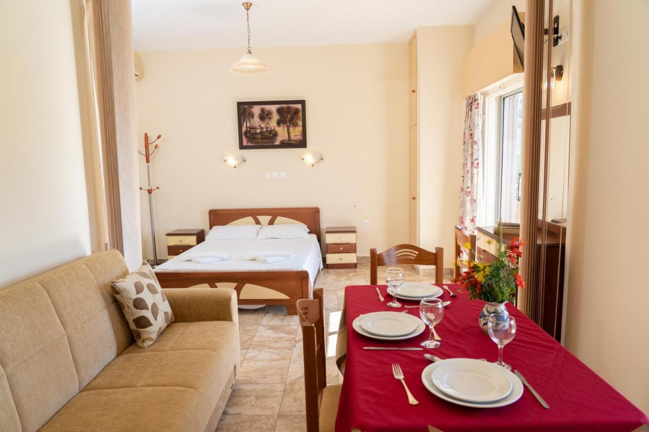Lorenzo House Apartments Λάσση Εξωτερικό φωτογραφία