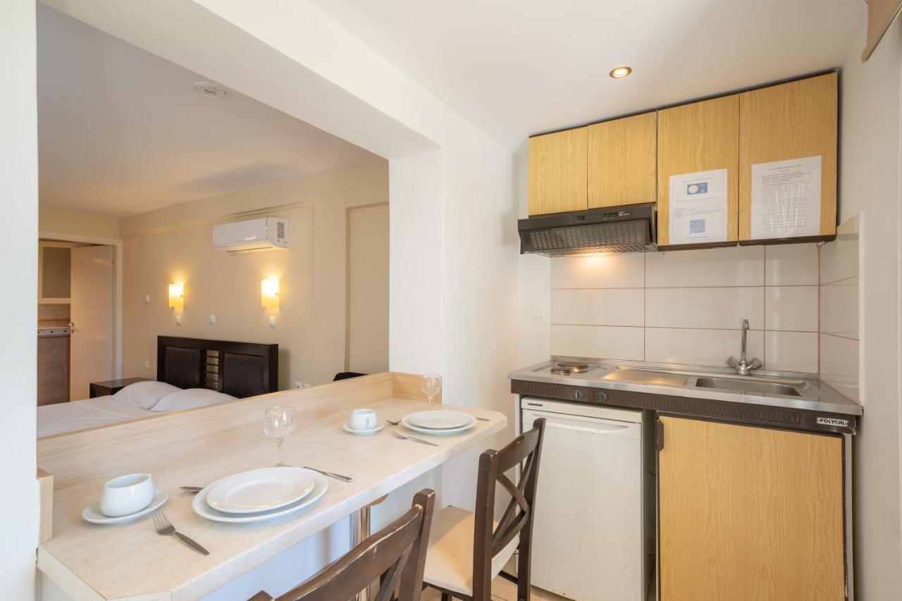 Lorenzo House Apartments Λάσση Εξωτερικό φωτογραφία